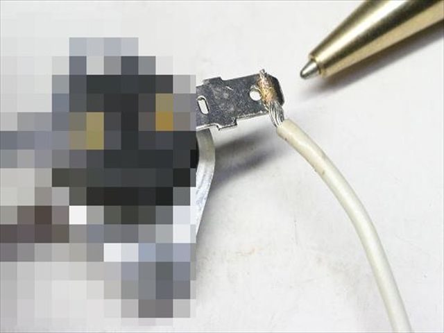 電子部品端子と撚り線のスポット溶接画像